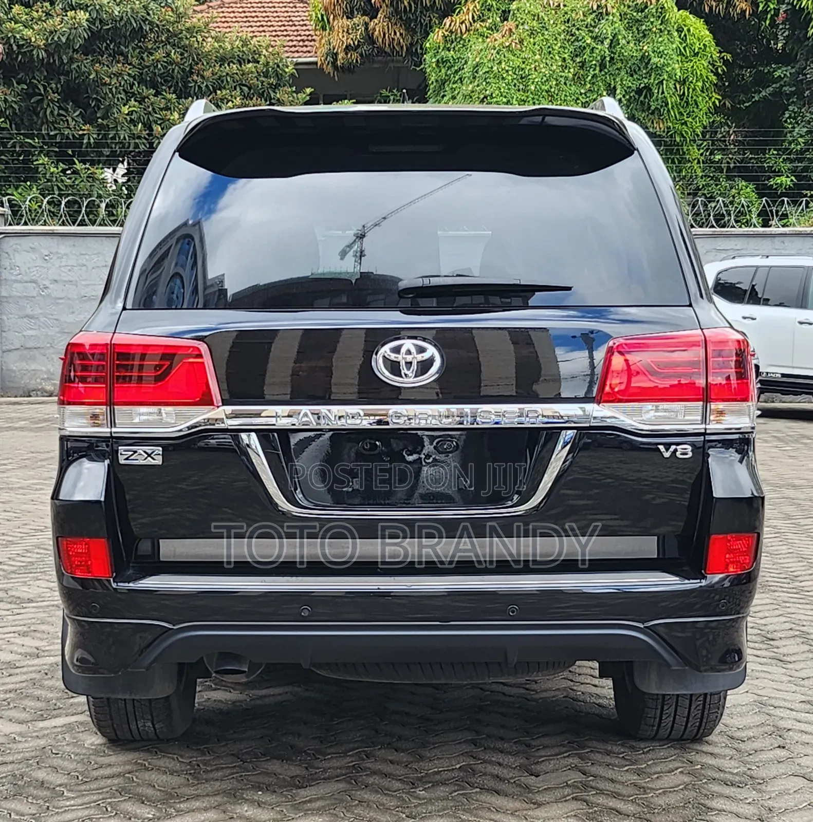 Toyota Land Cruiser 4.6 V8 ZX 2019 Black