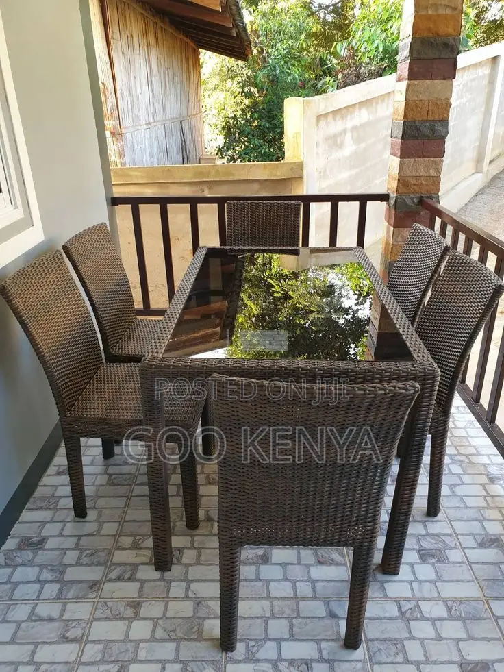Outdoor Set; Modern 4-Piece Pe Rattan Furniture Set