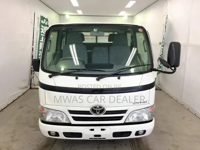 Selling Toyota Dyna Double Cab