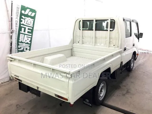 Selling Toyota Dyna Double Cab