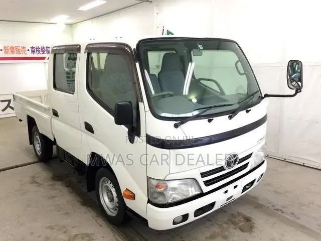 Selling Toyota Dyna Double Cab