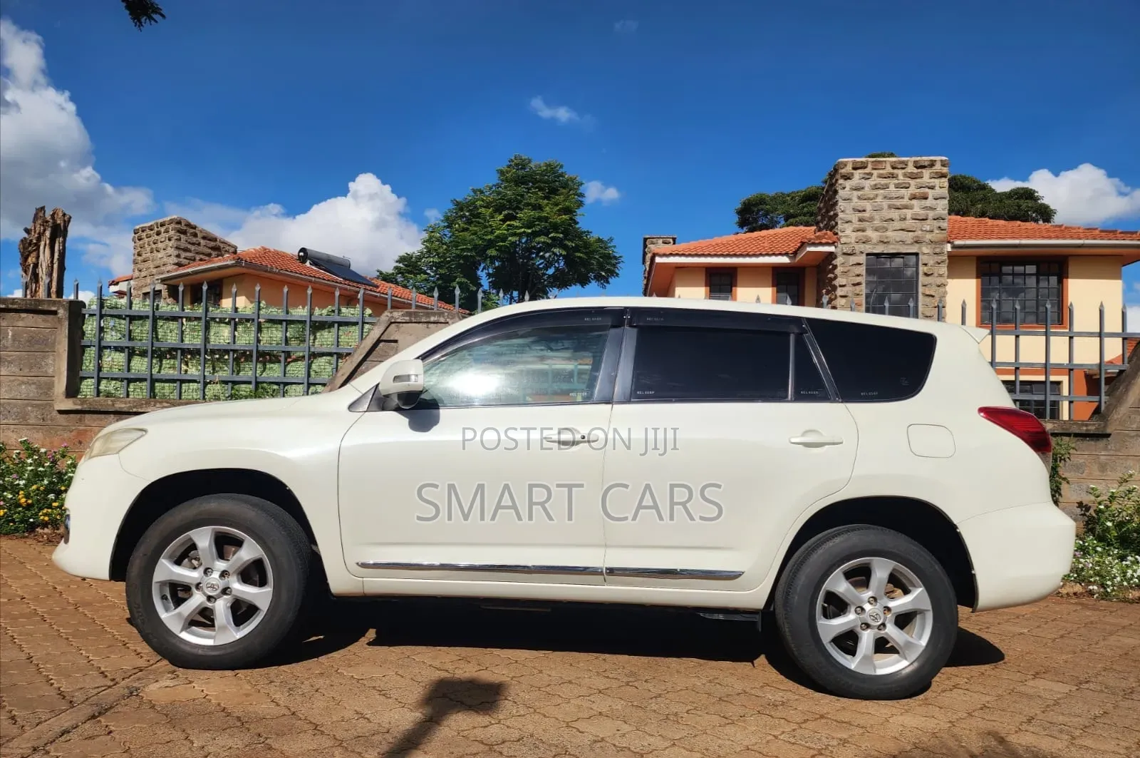 Toyota Vanguard 2012 Pearl