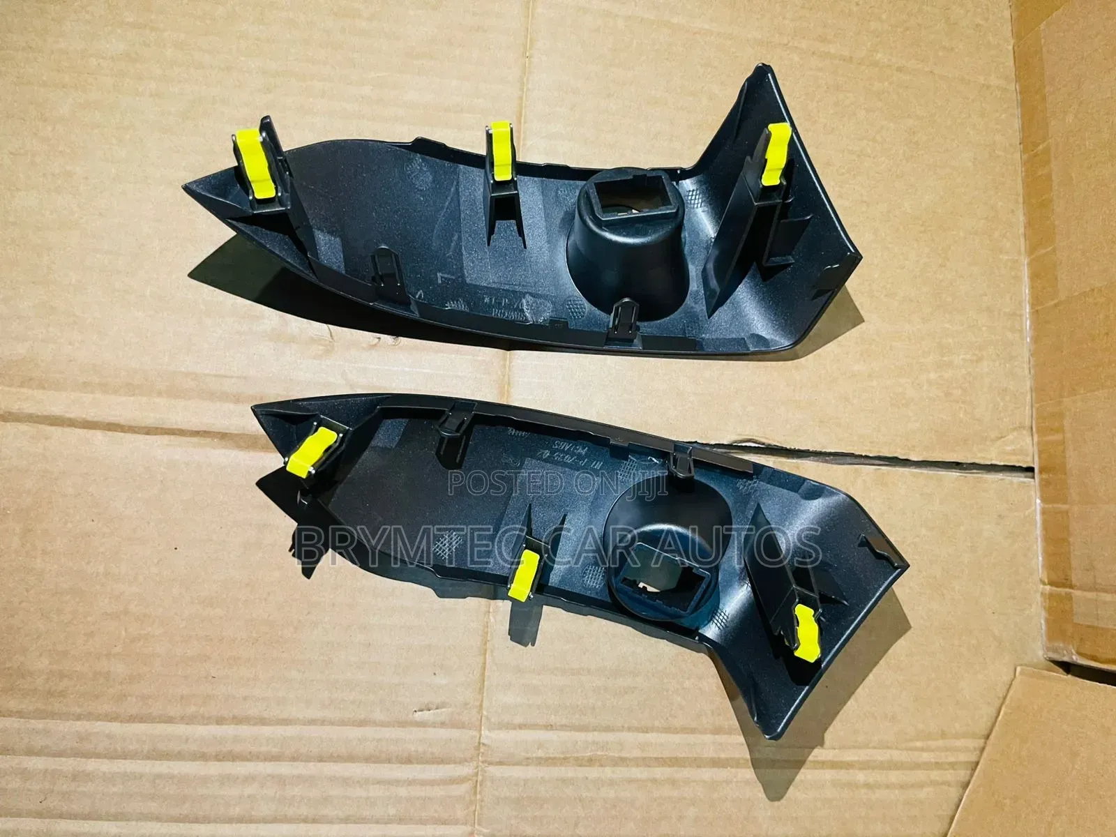 Vanguard / Rav4 Vent Covers