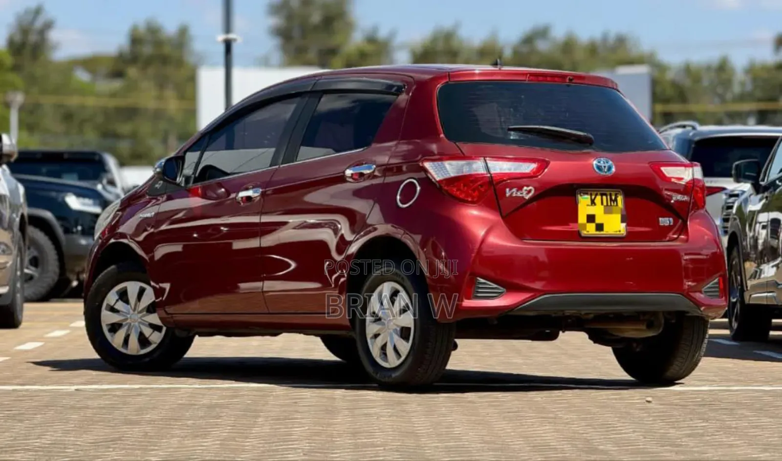 Toyota Vitz 2017 Maroon