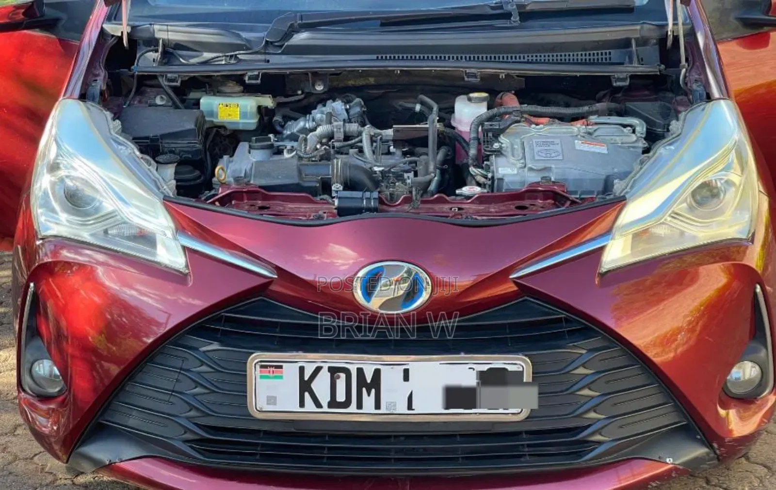 Toyota Vitz 2017 Maroon