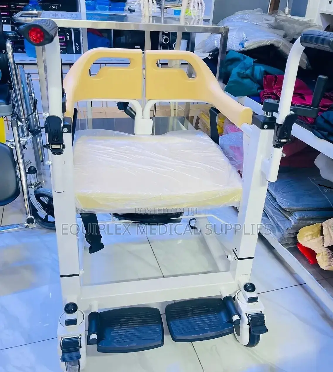 Manual / Hydraulic Patient Transfer Chair With Commode