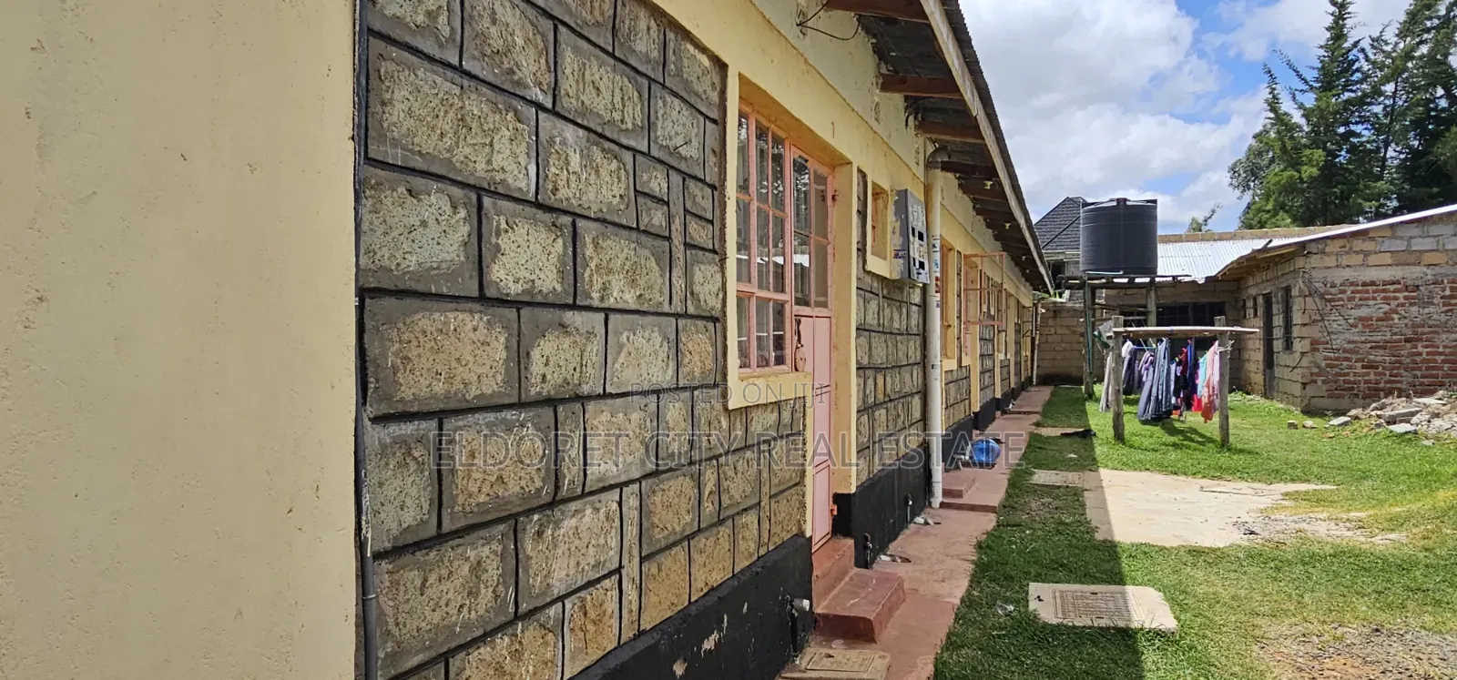 Furnished Mini Flat in Kapsuswa for sale