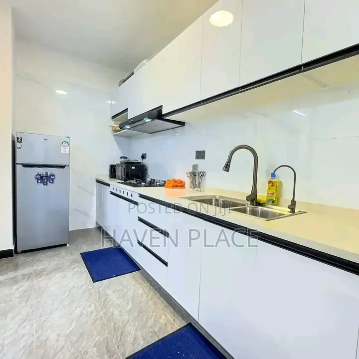 Two Bedroom Airbnb in Lavington, Neptune