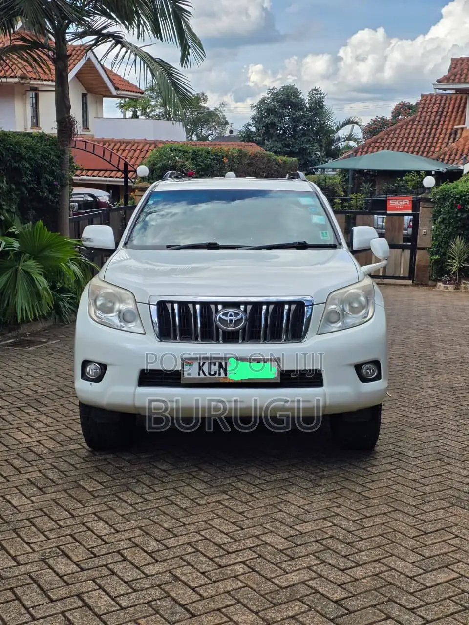 Toyota Land Cruiser Prado 2010 White