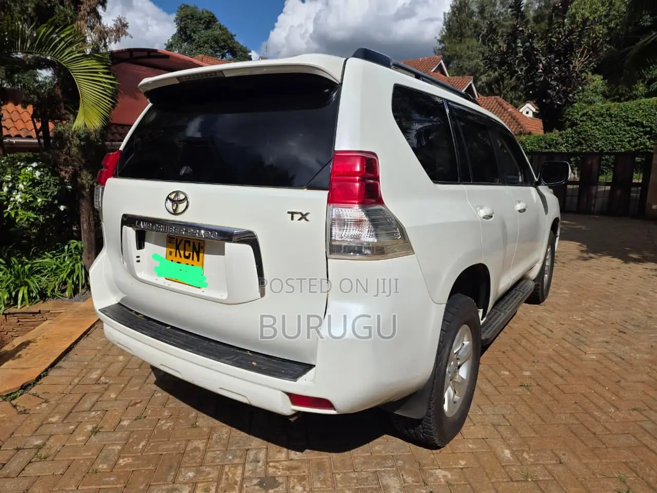 Toyota Land Cruiser Prado 2010 White