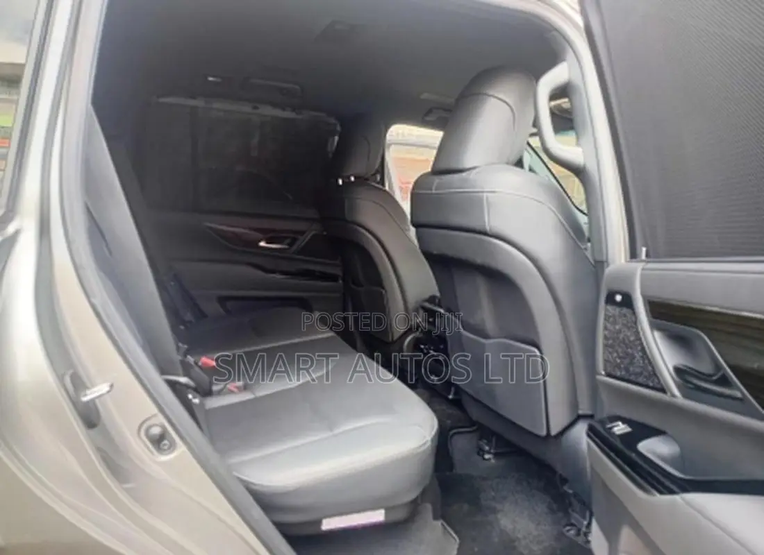 Lexus LX 2021 Silver