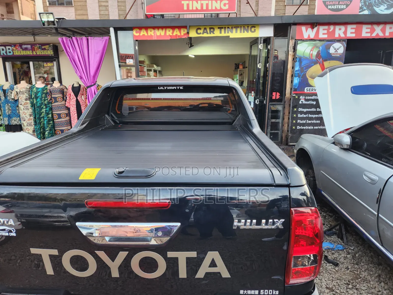 Manual Roller Shutter Cover – Toyota Hilux Double Cab