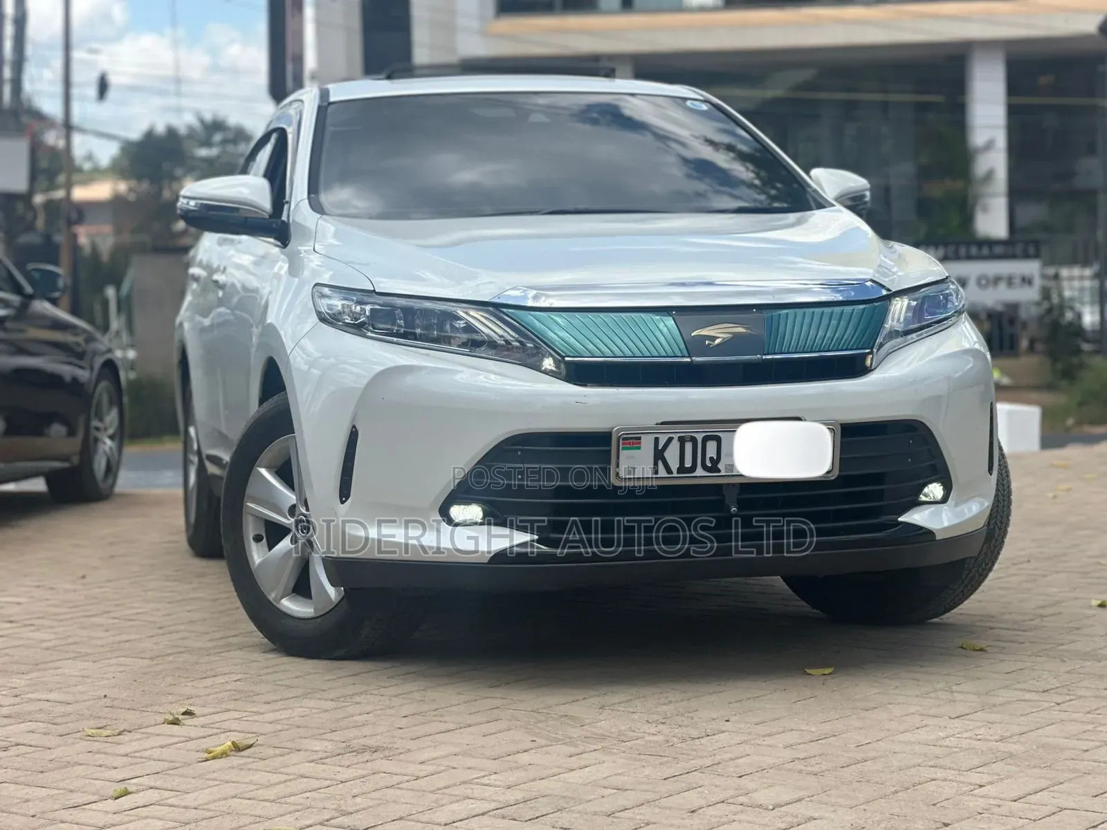 Toyota Harrier 2.0 2017 White