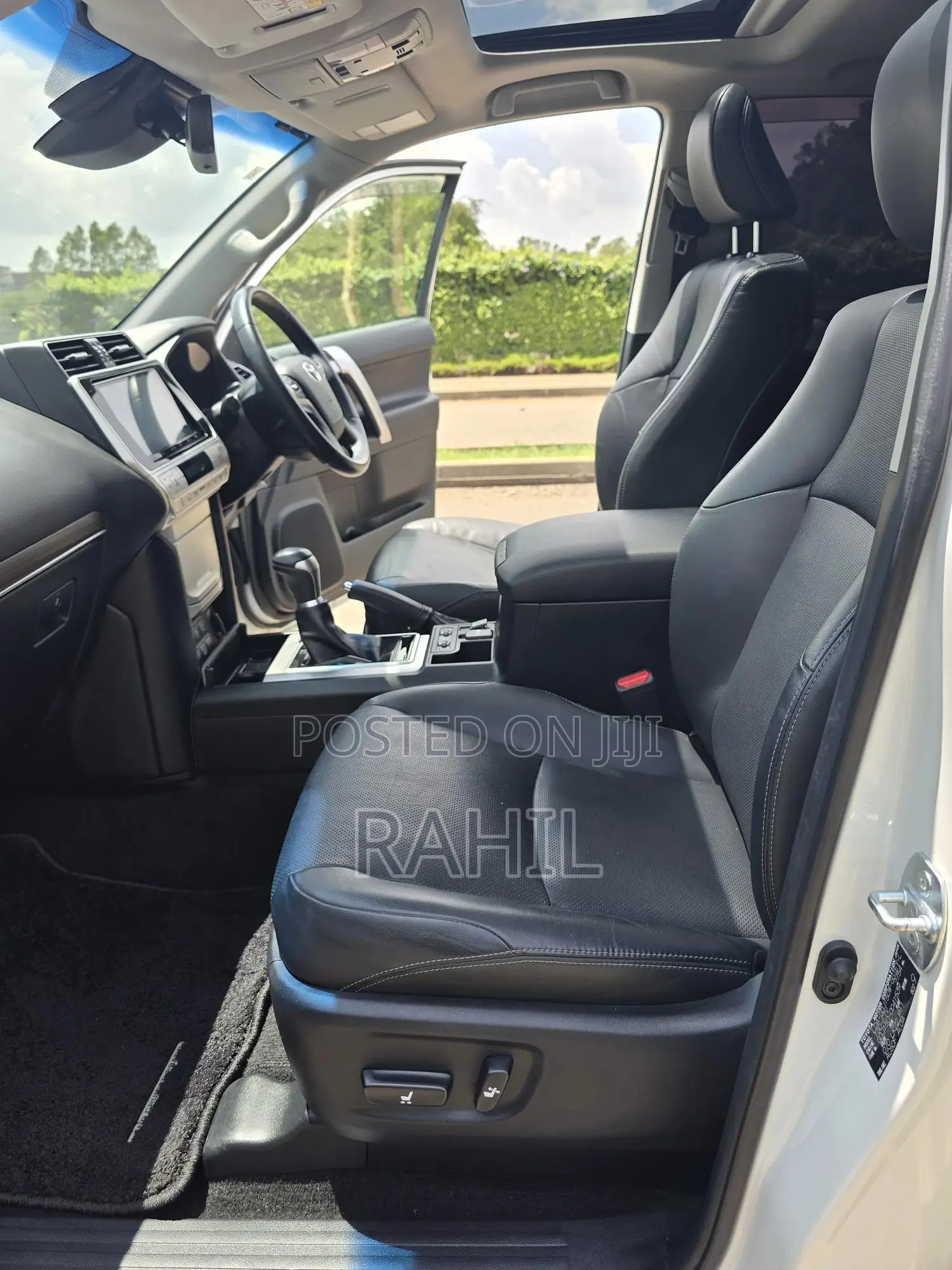Toyota Land Cruiser Prado 2.8 2019 White