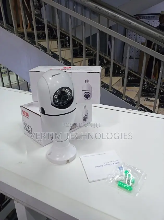 Wireless Wifi Bulb Camera Night Vision PTZ Bulb Camera
