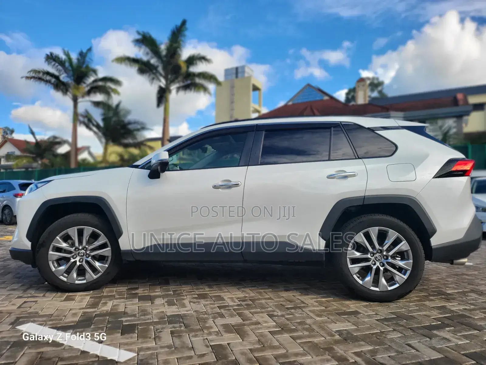 Toyota RAV4 2019 White