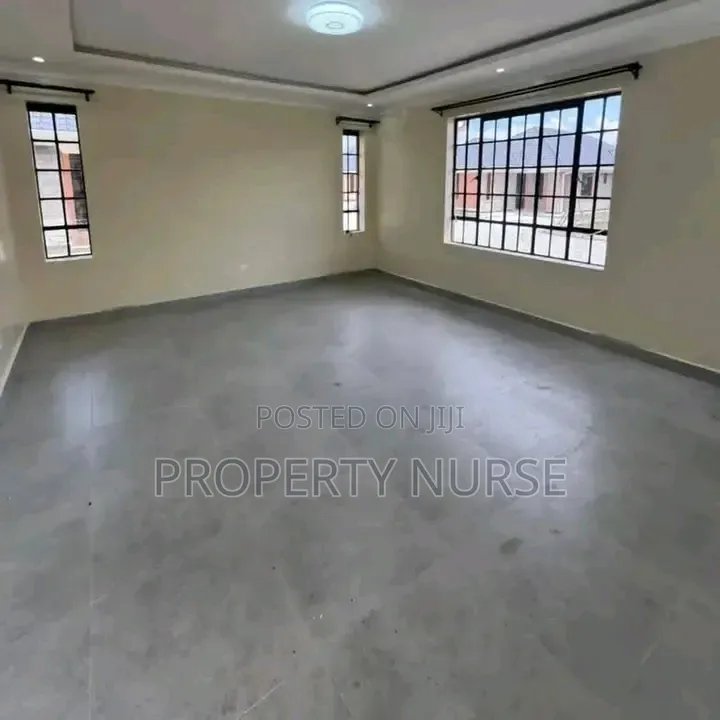 3bdrm Bungalow in Gateway Mall Area for sale