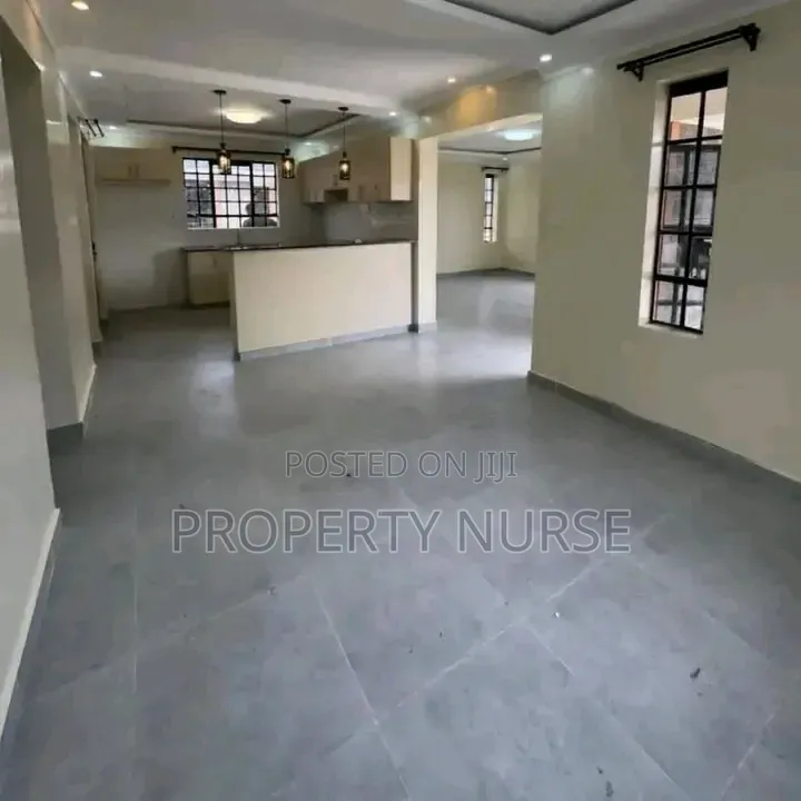 3bdrm Bungalow in Gateway Mall Area for sale