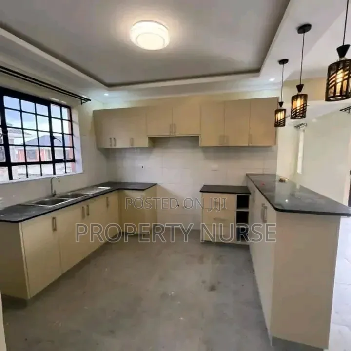 3bdrm Bungalow in Gateway Mall Area for sale