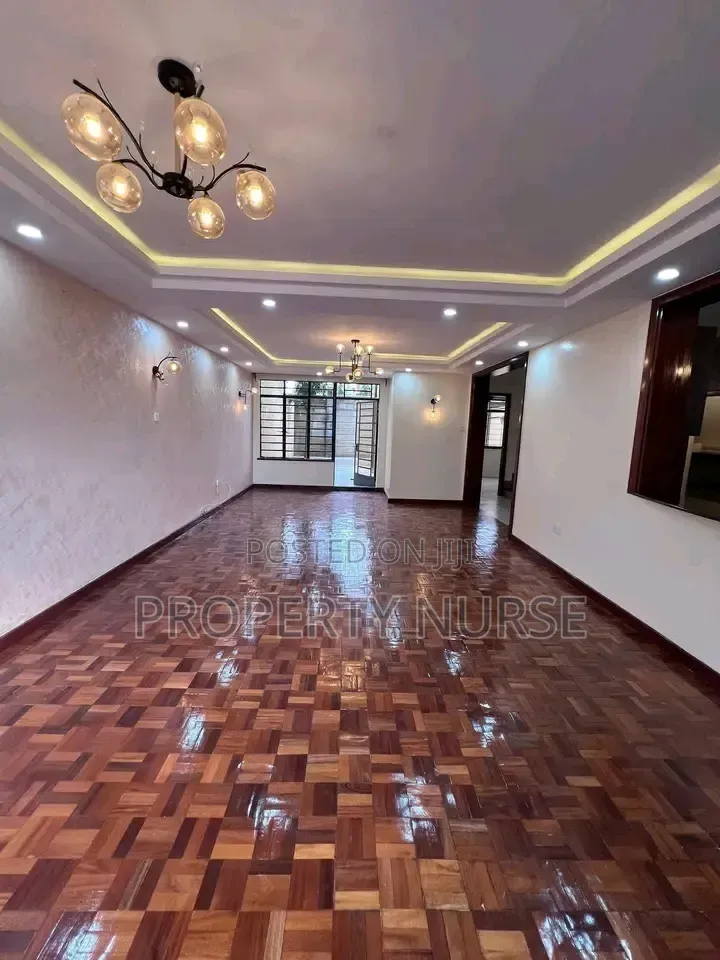 4bdrm Mansion in Gateway Mall Area for sale