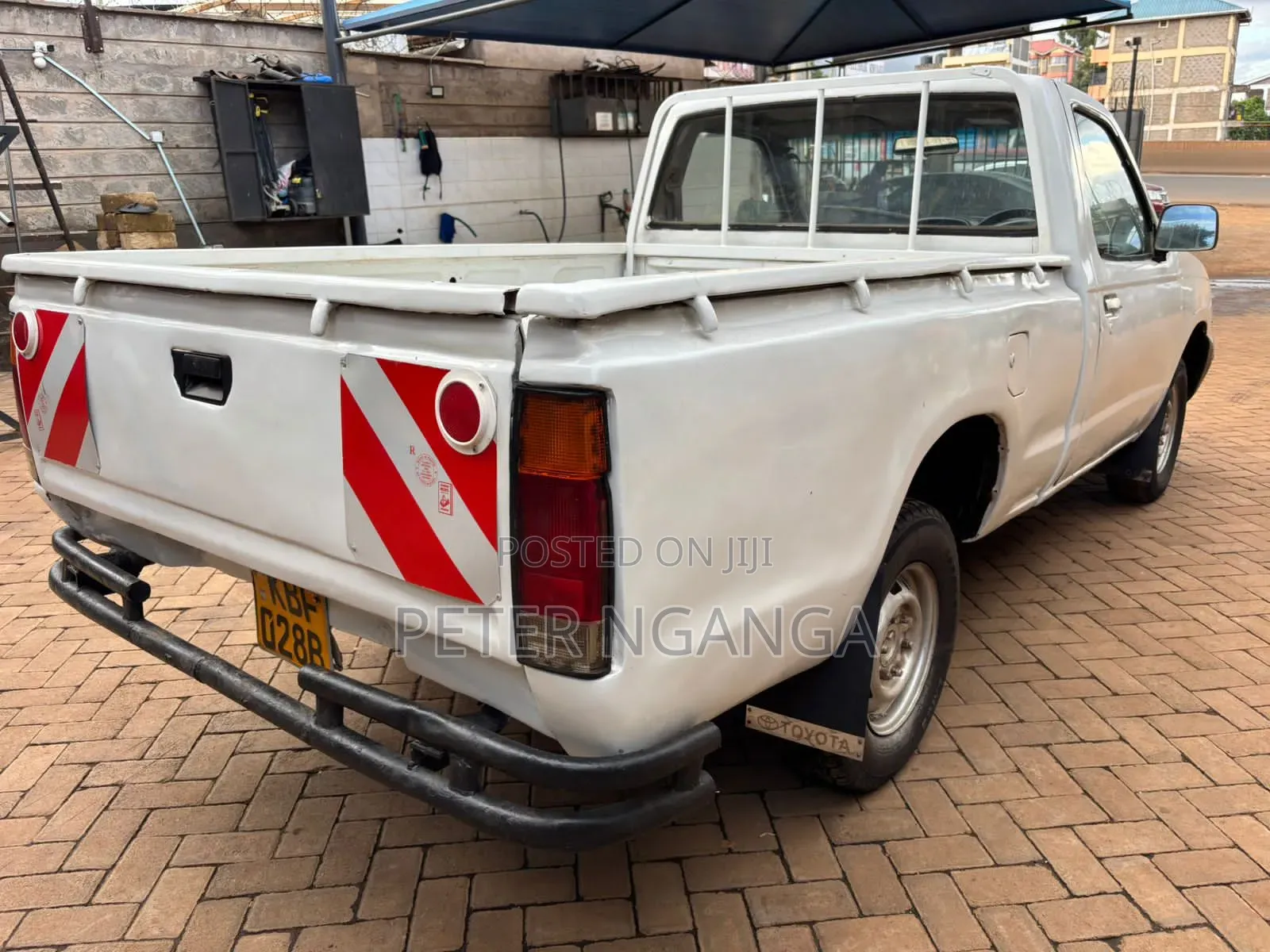 Nissan Hardbody 2002 White