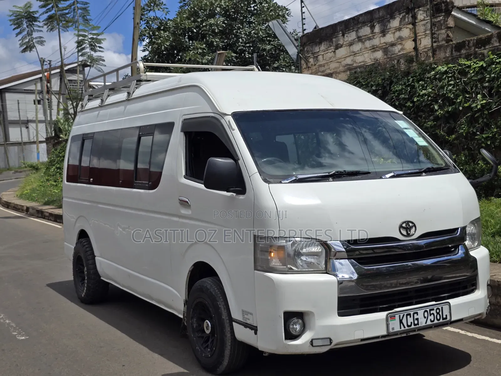 Toyota Grand HiAce 2009 White