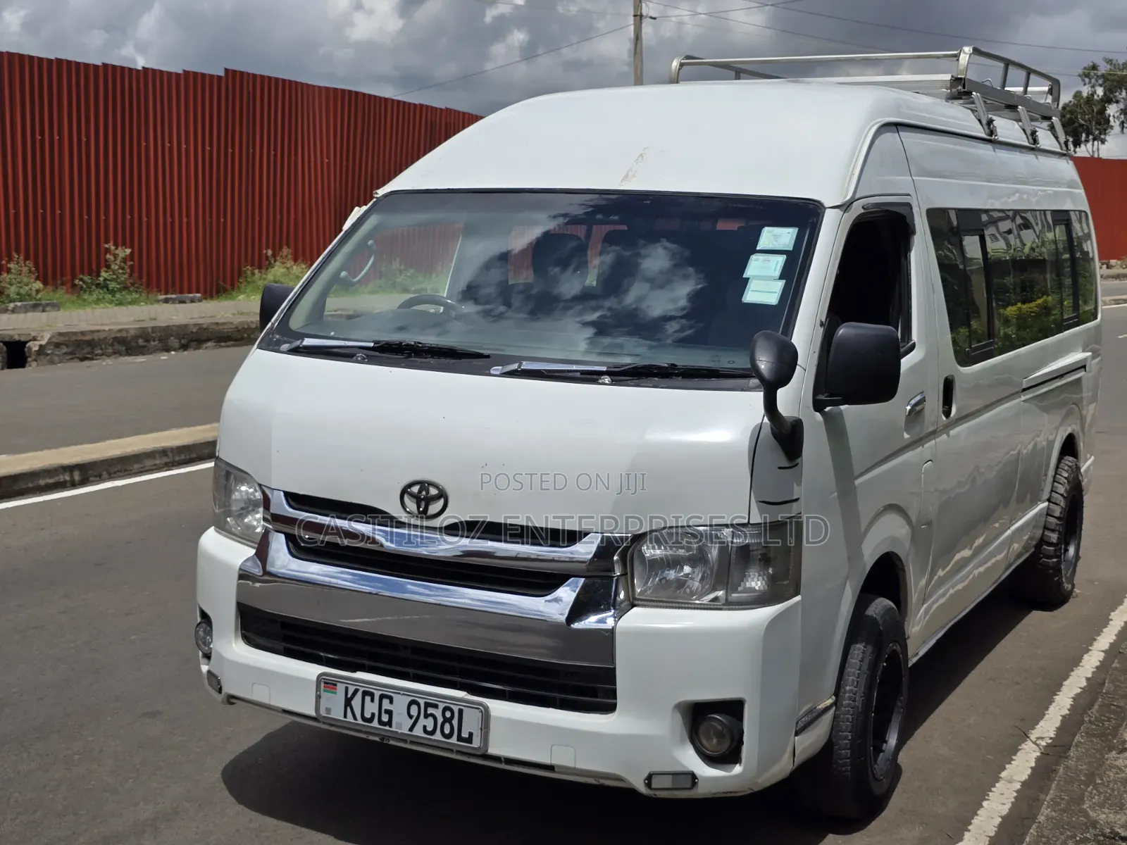 Toyota Grand HiAce 2009 White