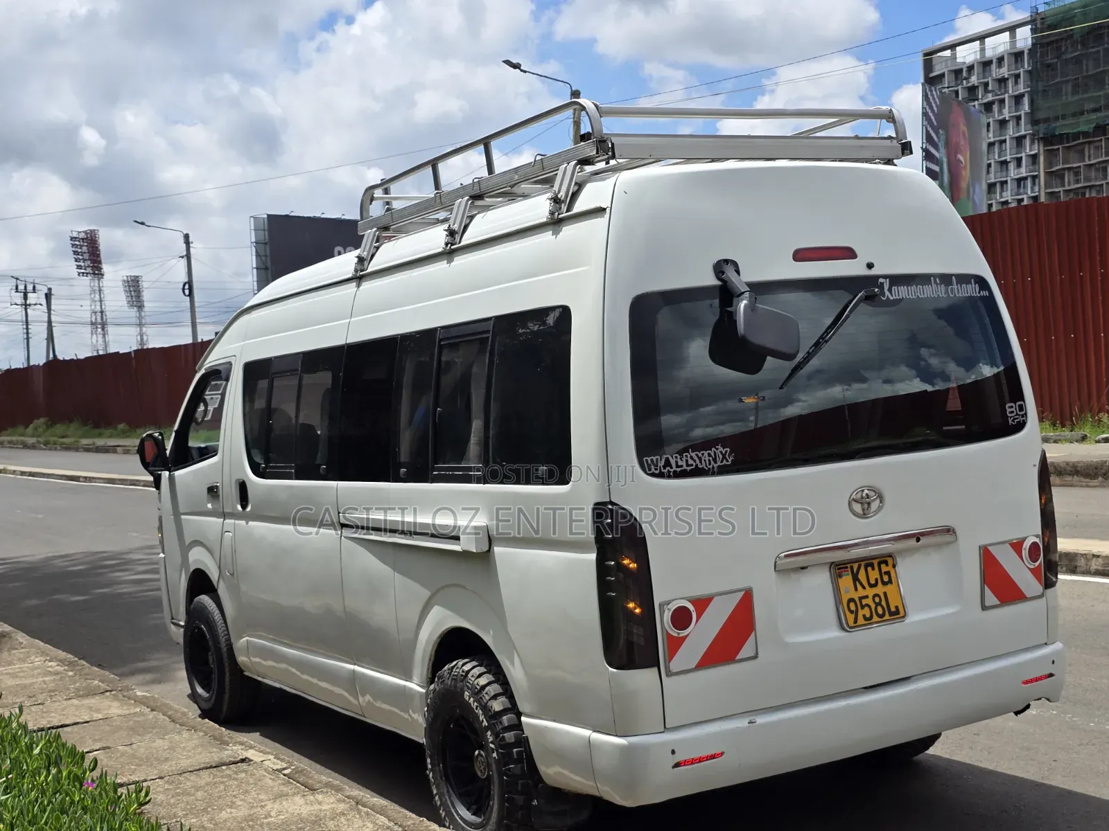 Toyota Grand HiAce 2009 White