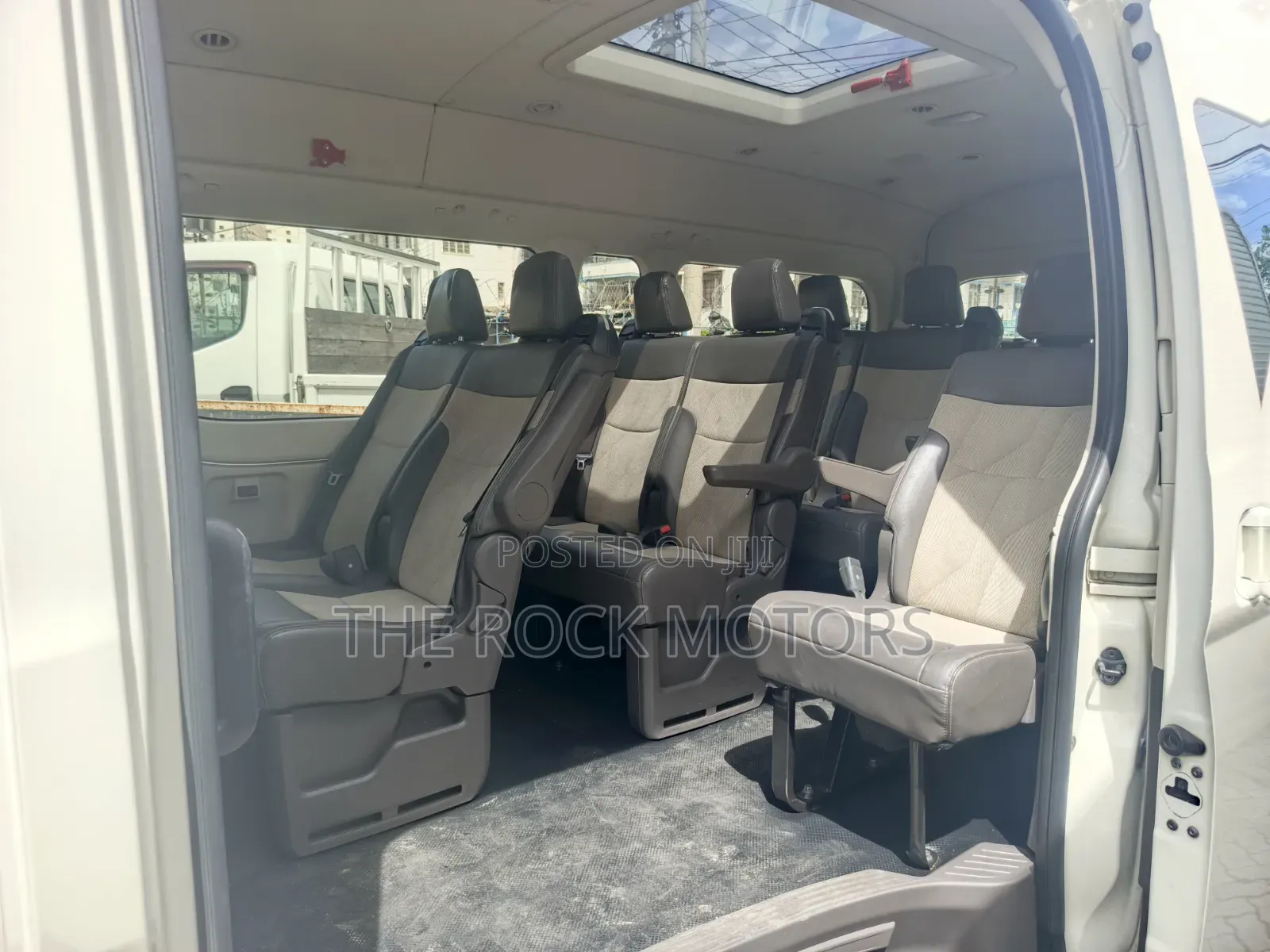 Toyota HiAce 2022 White