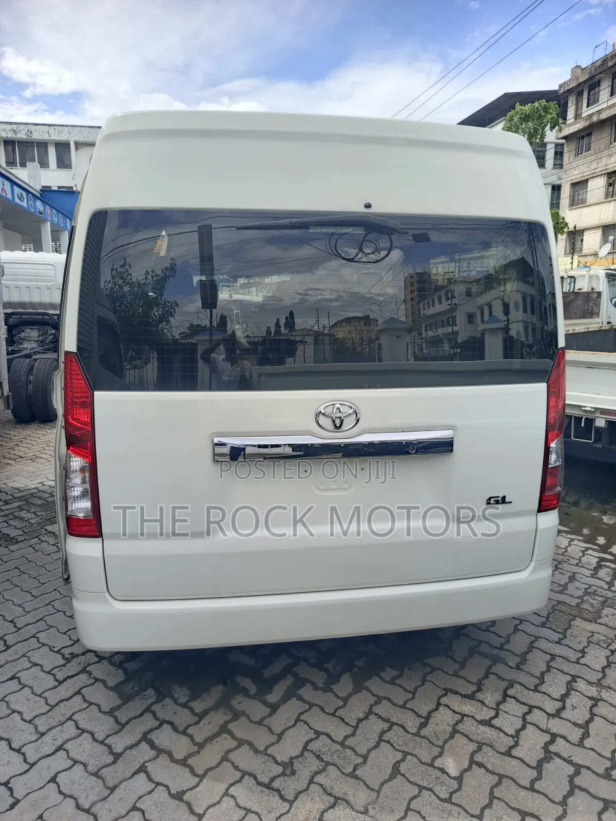 Toyota HiAce 2022 White
