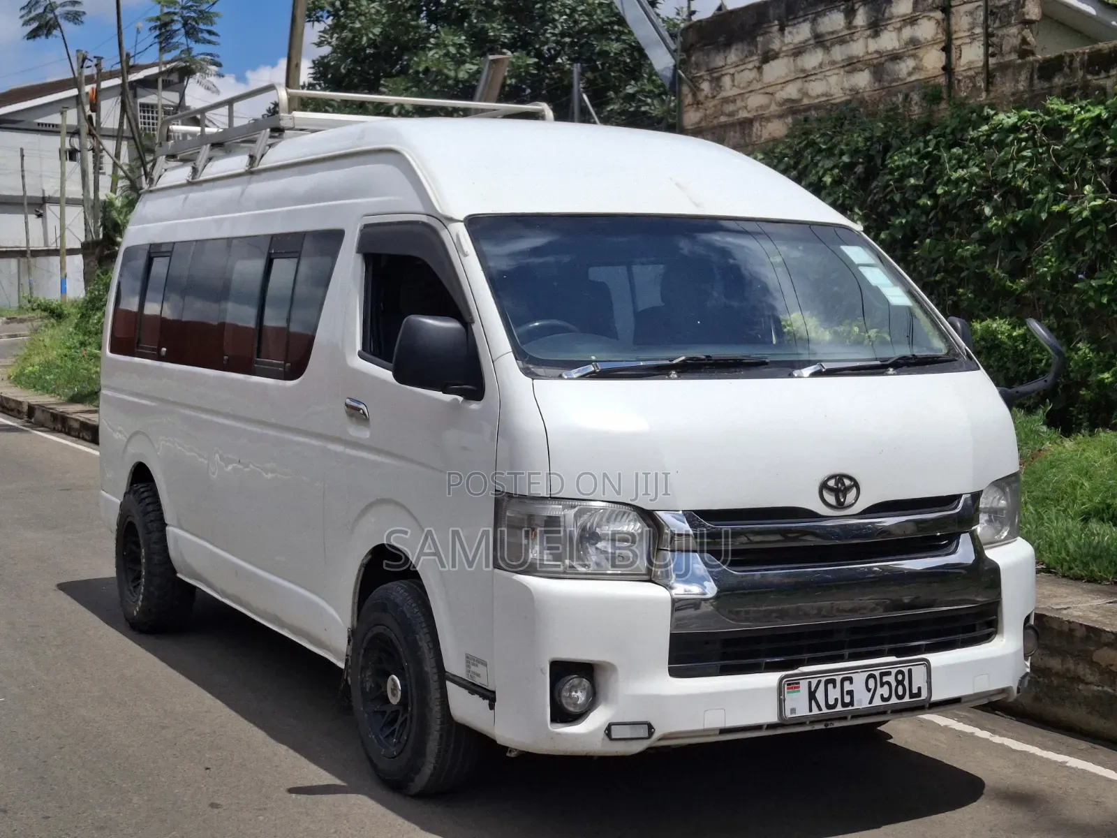 Toyota HiAce 2009 White