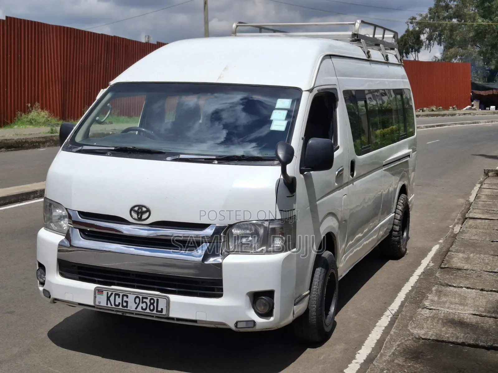 Toyota HiAce 2009 White