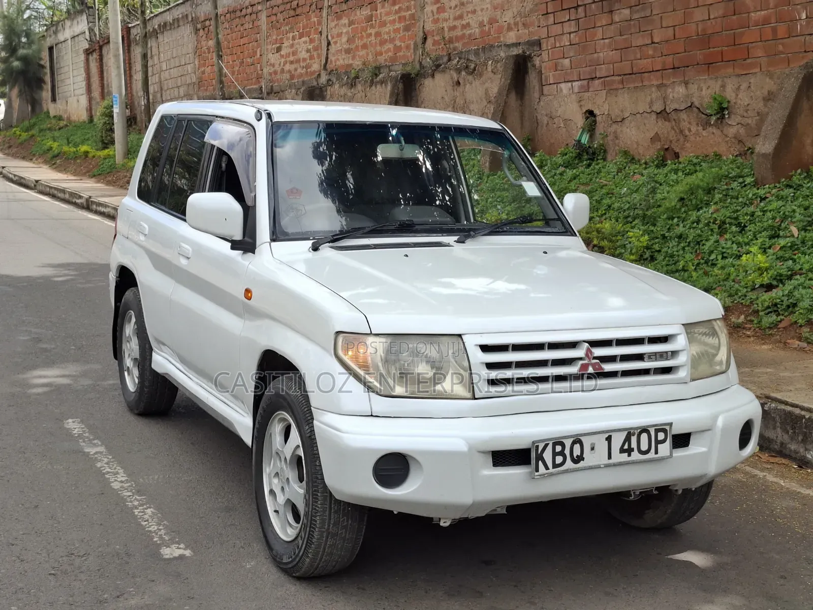 Mitsubishi Pajero IO 1999 White