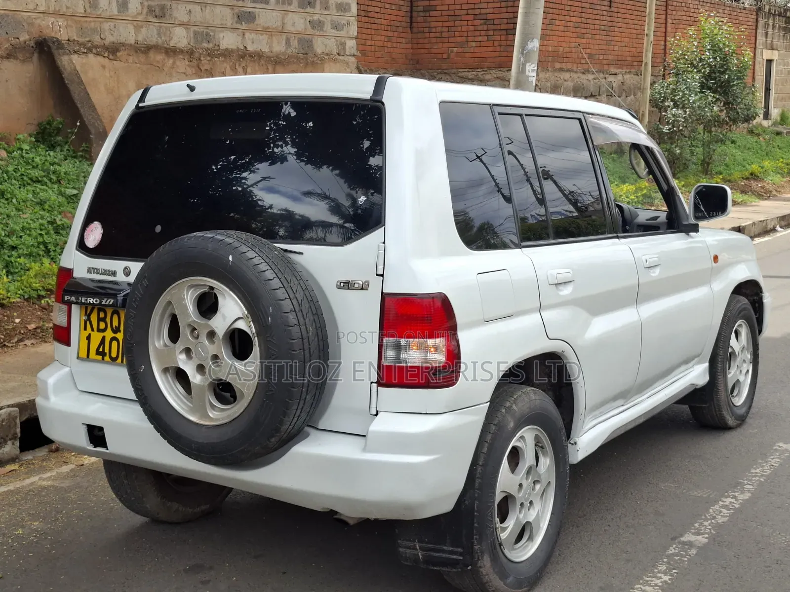 Mitsubishi Pajero IO 1999 White