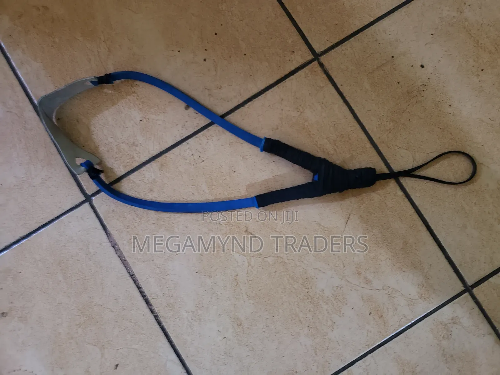 Hand-Carved Wooden Slingshot / Preston Ground Bait Catapult