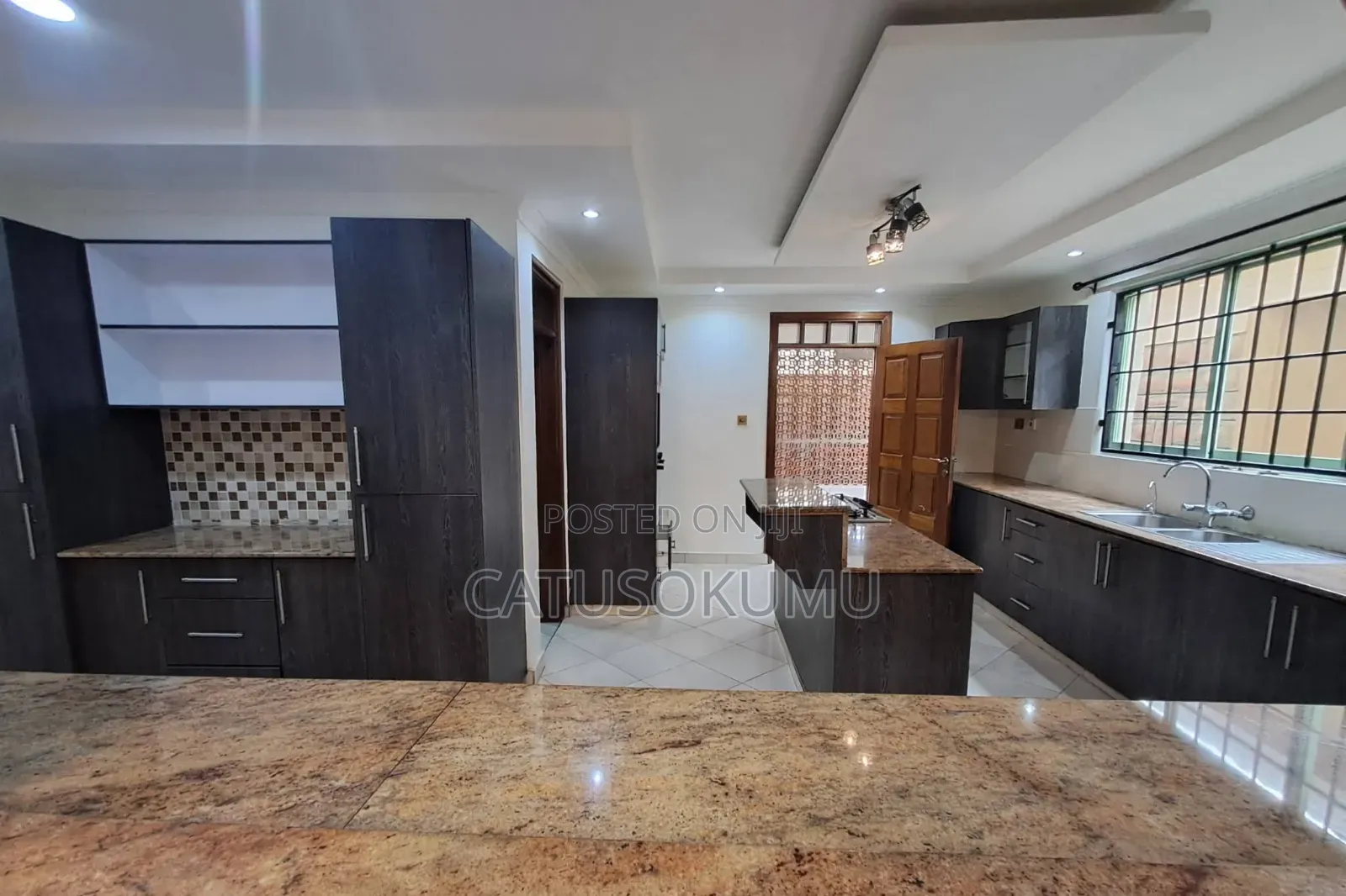 5bdrm Maisonette in Kitengela for rent