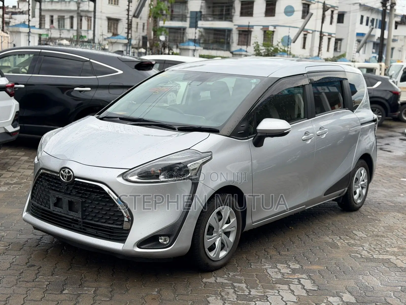 Toyota Sienta 1.5 FWD 2019 Silver