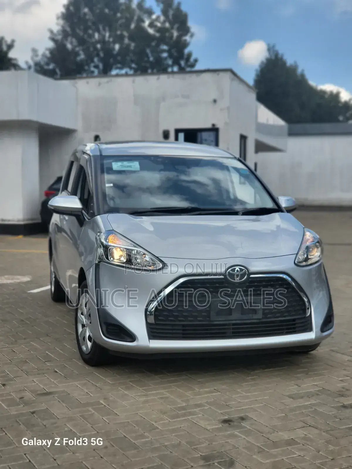 Toyota Sienta 2020 Silver