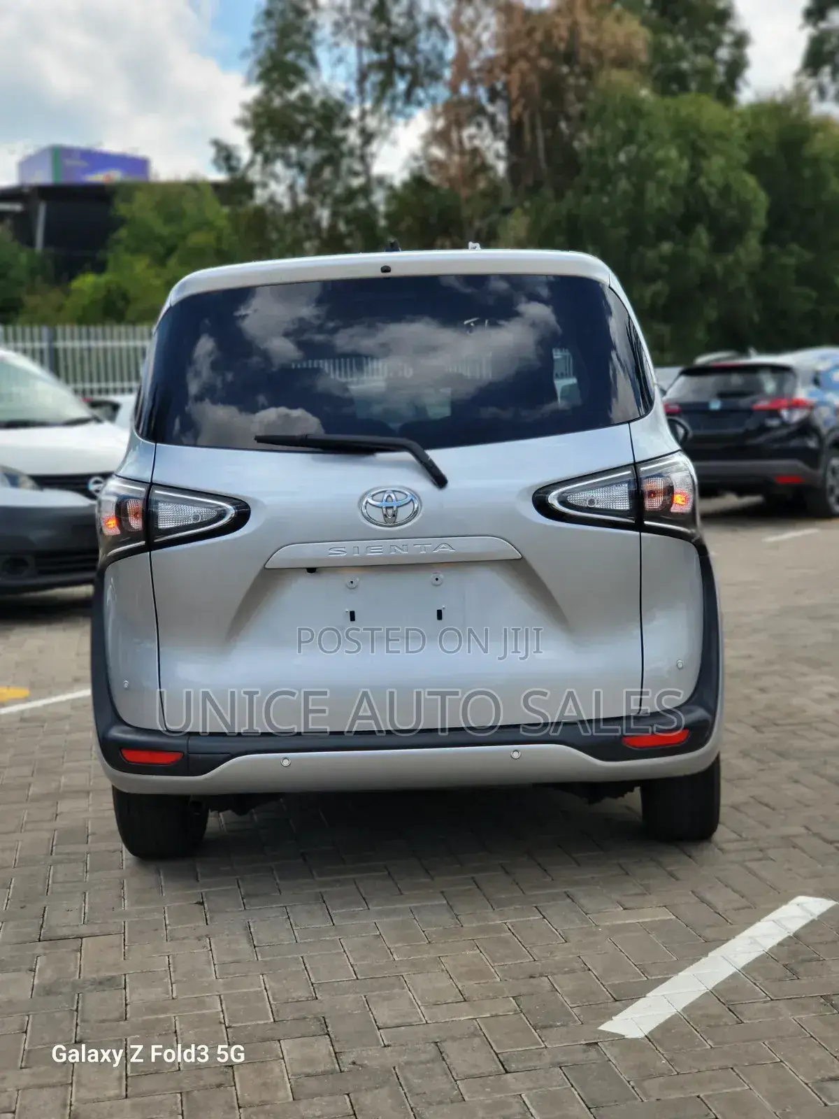 Toyota Sienta 2020 Silver