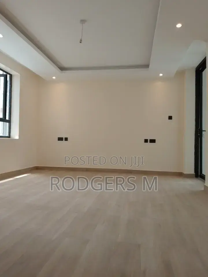 4bdrm Duplex in Spring Valley for rent