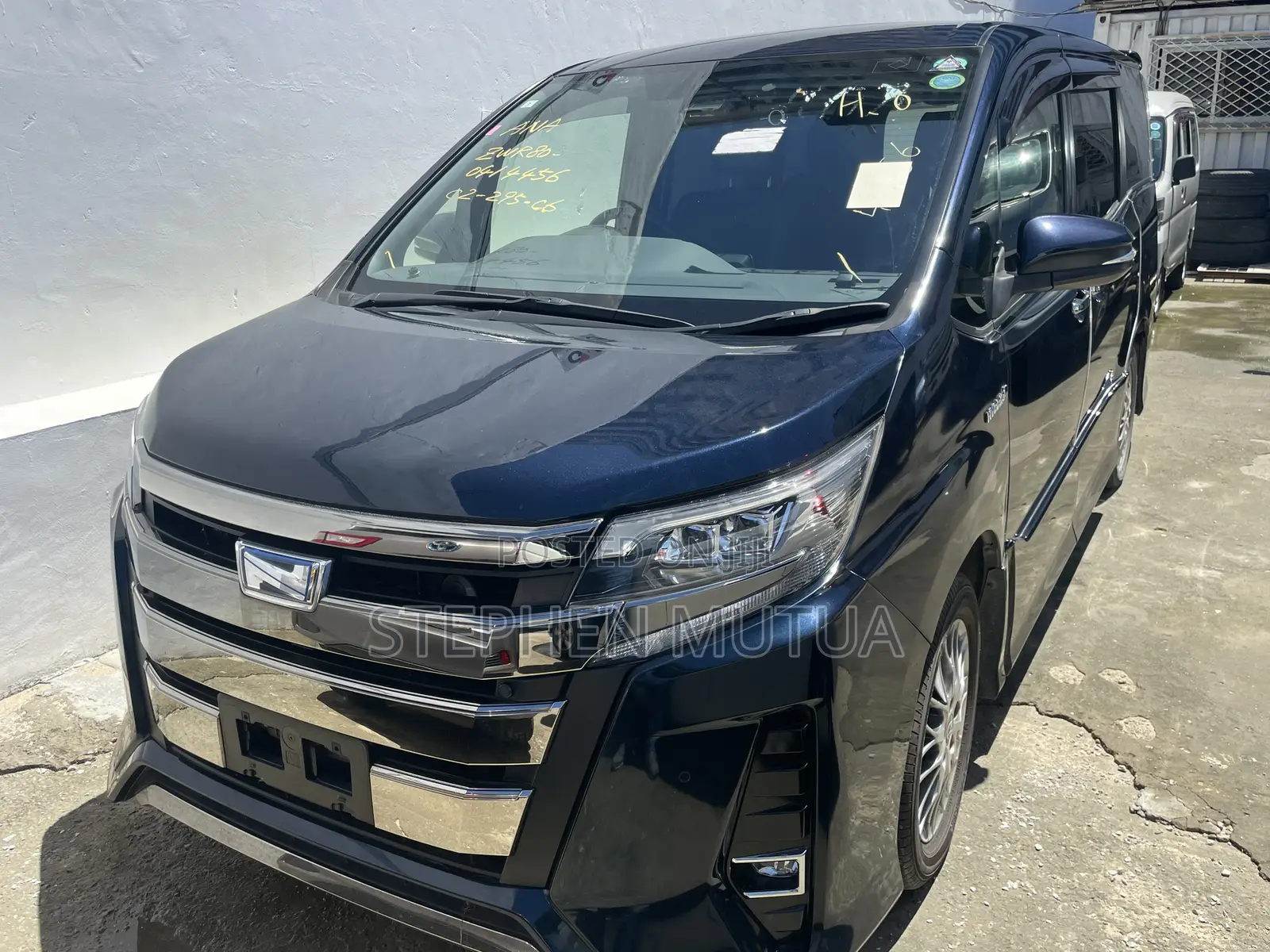 Toyota Noah 1.8 FWD Hybrid (7 seater) 2019 Blue