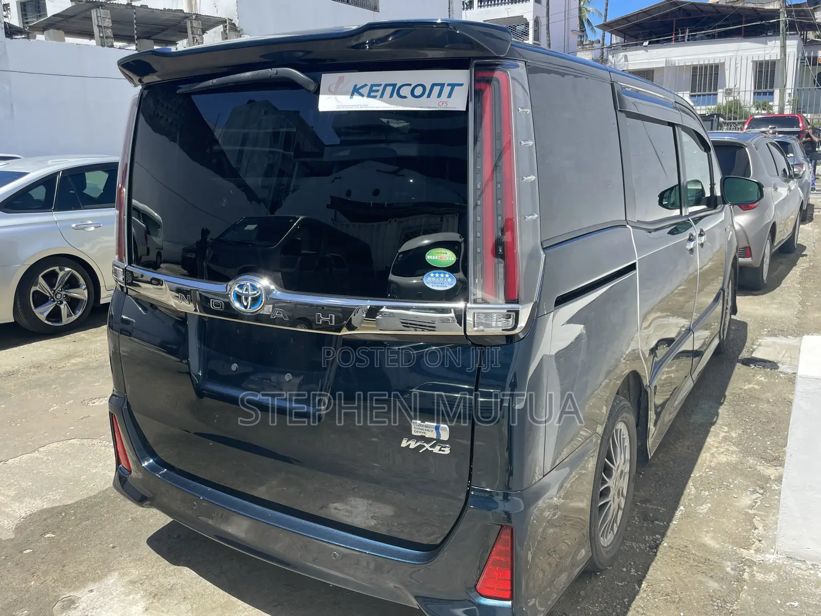 Toyota Noah 1.8 FWD Hybrid (7 seater) 2019 Blue