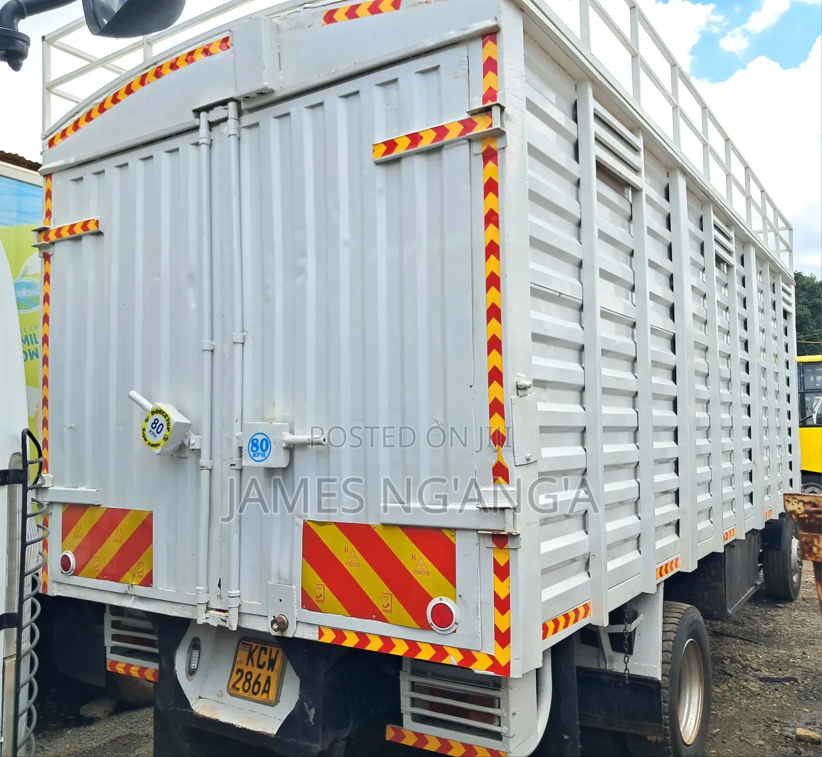 Mitsubishi Fh215 Lorry 2018 White