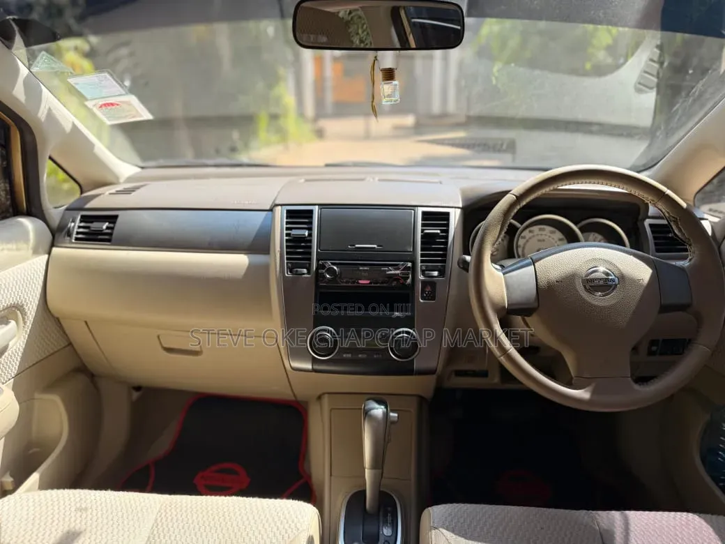 Nissan Tiida 1.5L 16V 2010 Gold