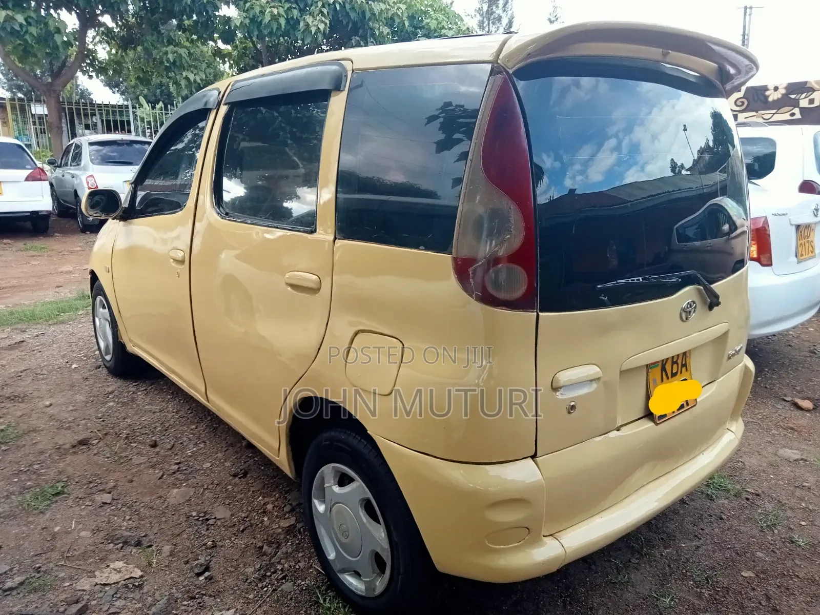 Toyota Fun Cargo 1998 Beige