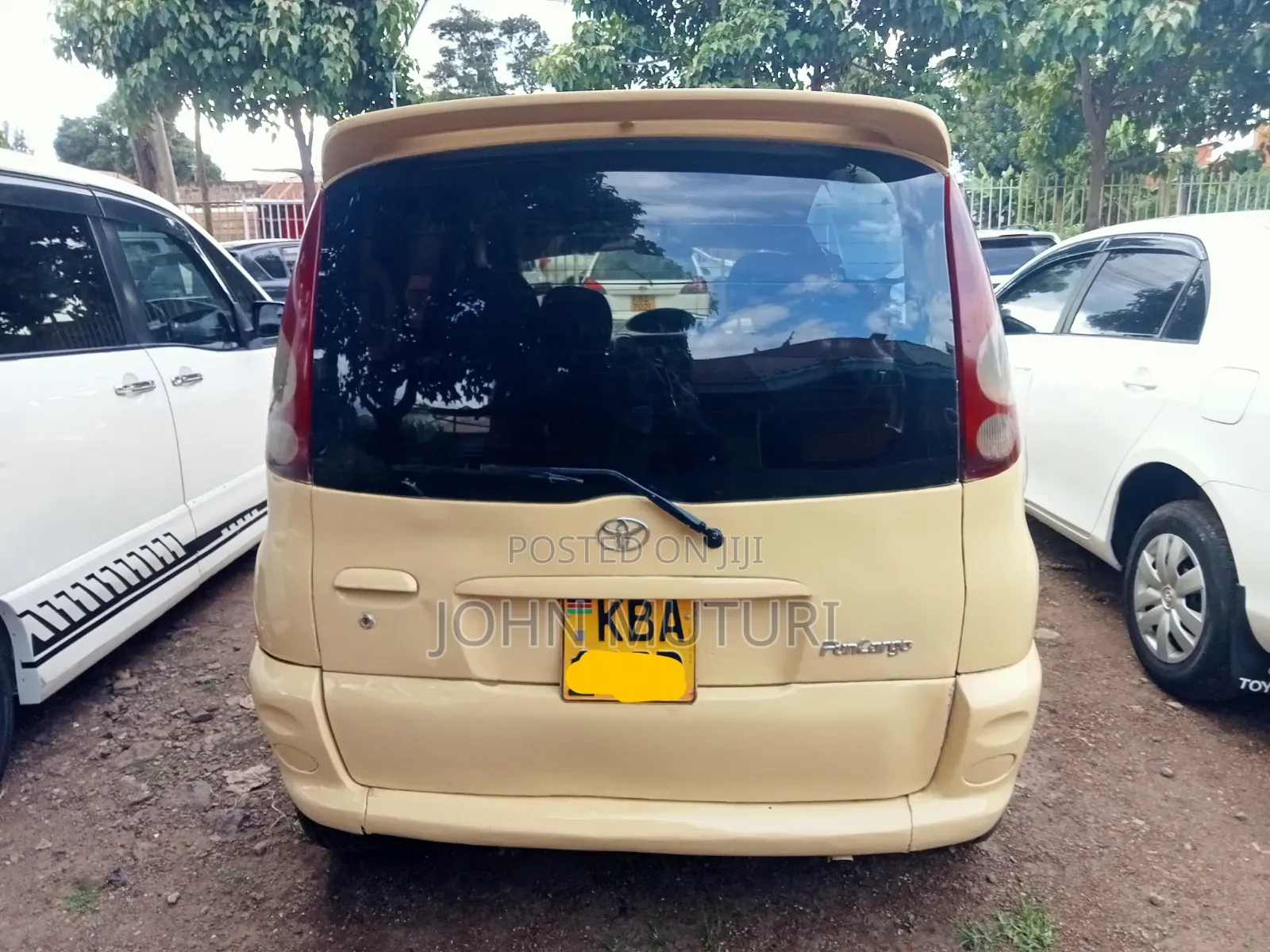 Toyota Fun Cargo 1998 Beige
