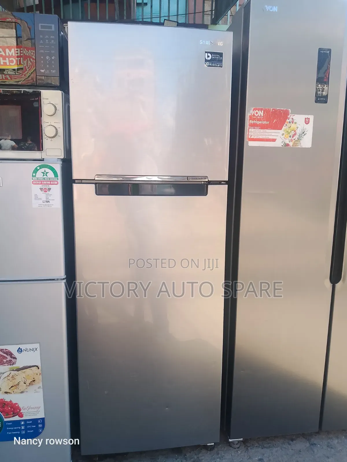 Clean Samsung Digital Inverter Refrigerator