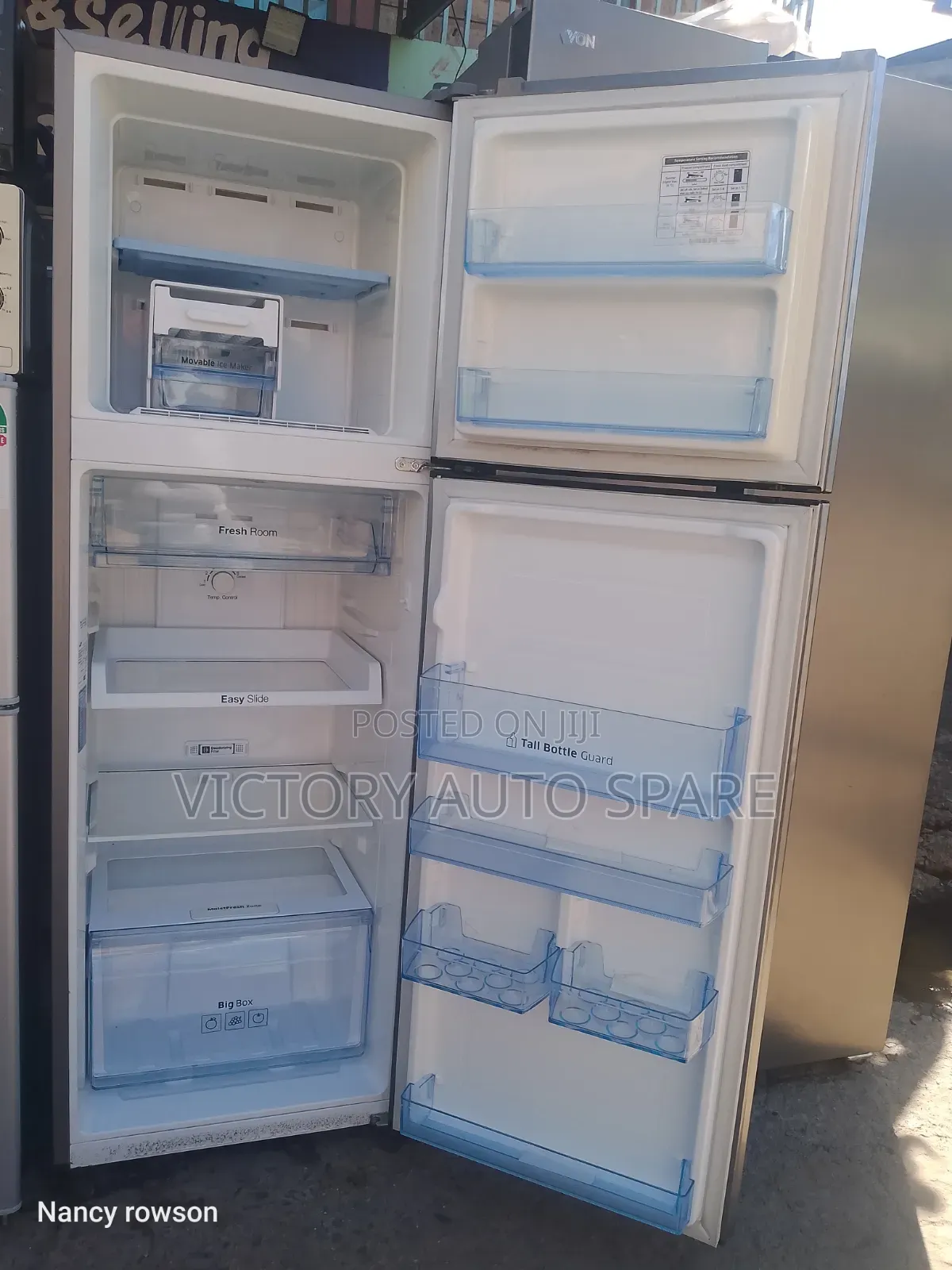 Clean Samsung Digital Inverter Refrigerator