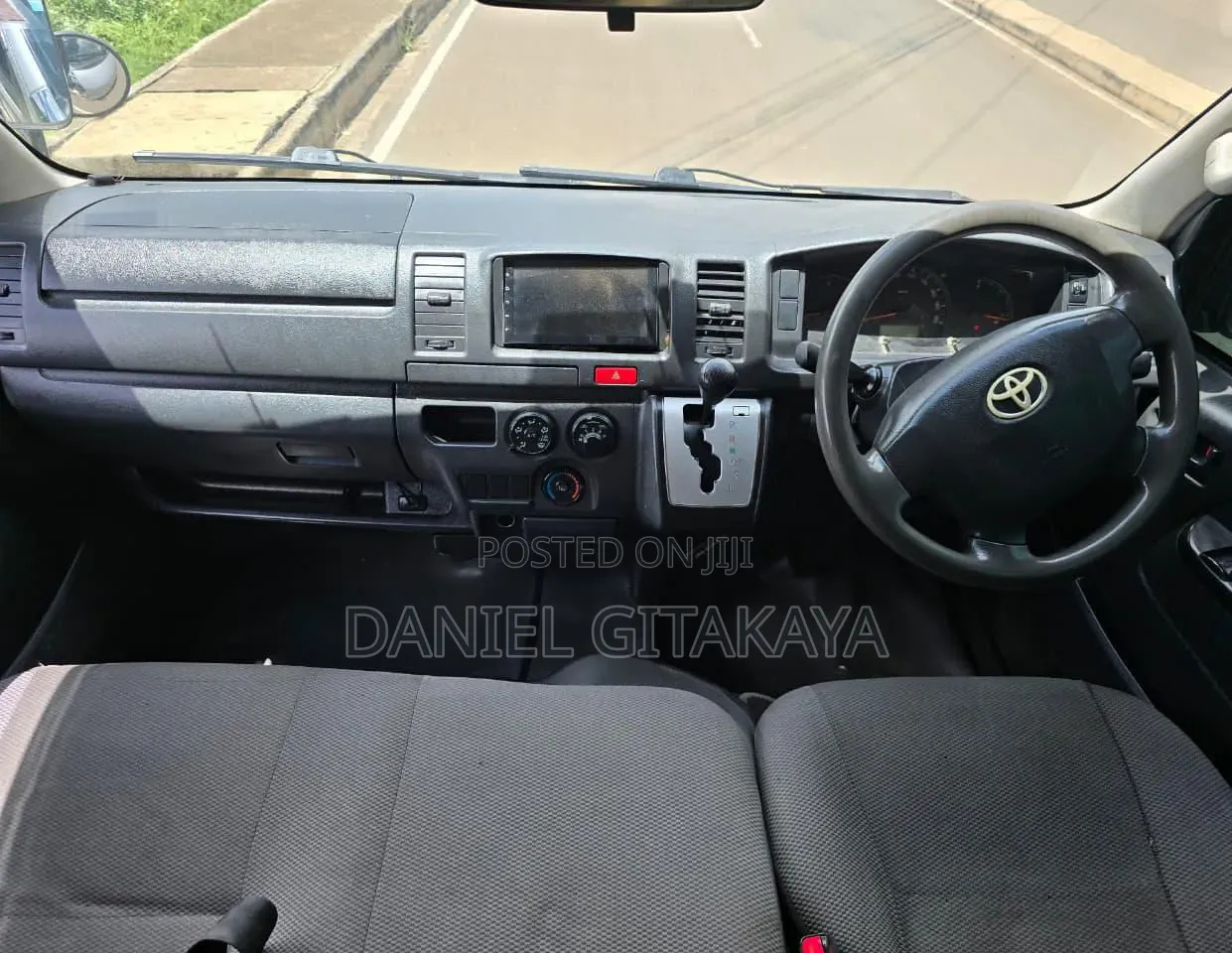 Toyota HiAce 2016 Silver