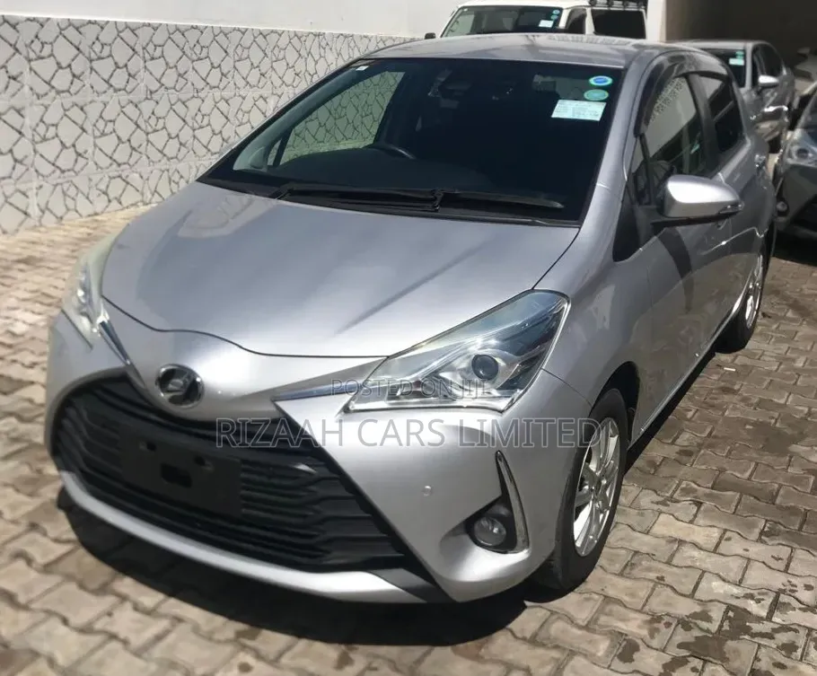 Toyota Vitz 2019 Silver